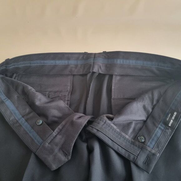 Giorgio Armani Men's Wool Dress Pants - Made in Italy - Picture 6 of 8
